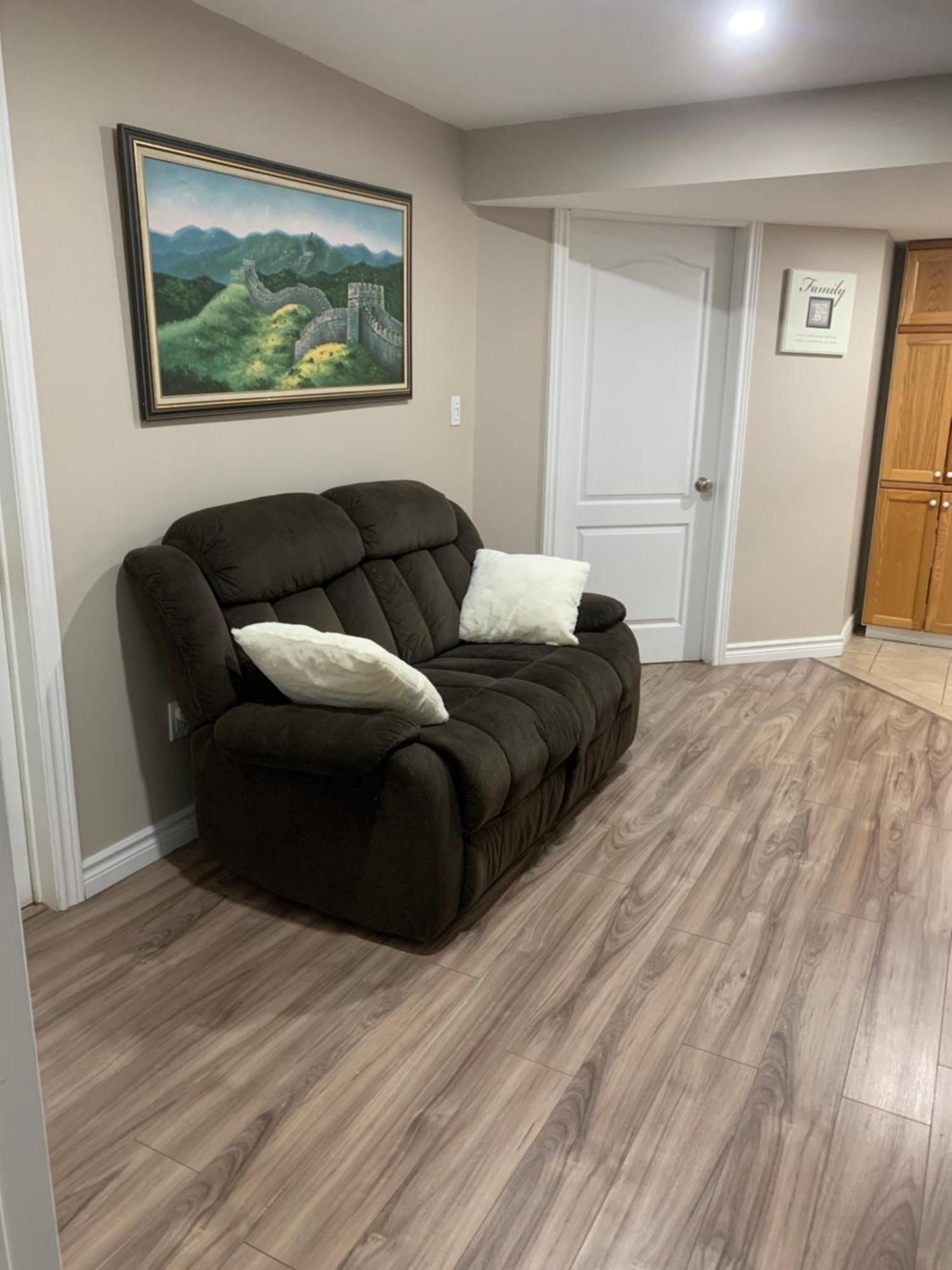 1 Room In A Cozy And Beautiful Basement 圭尔夫 外观 照片