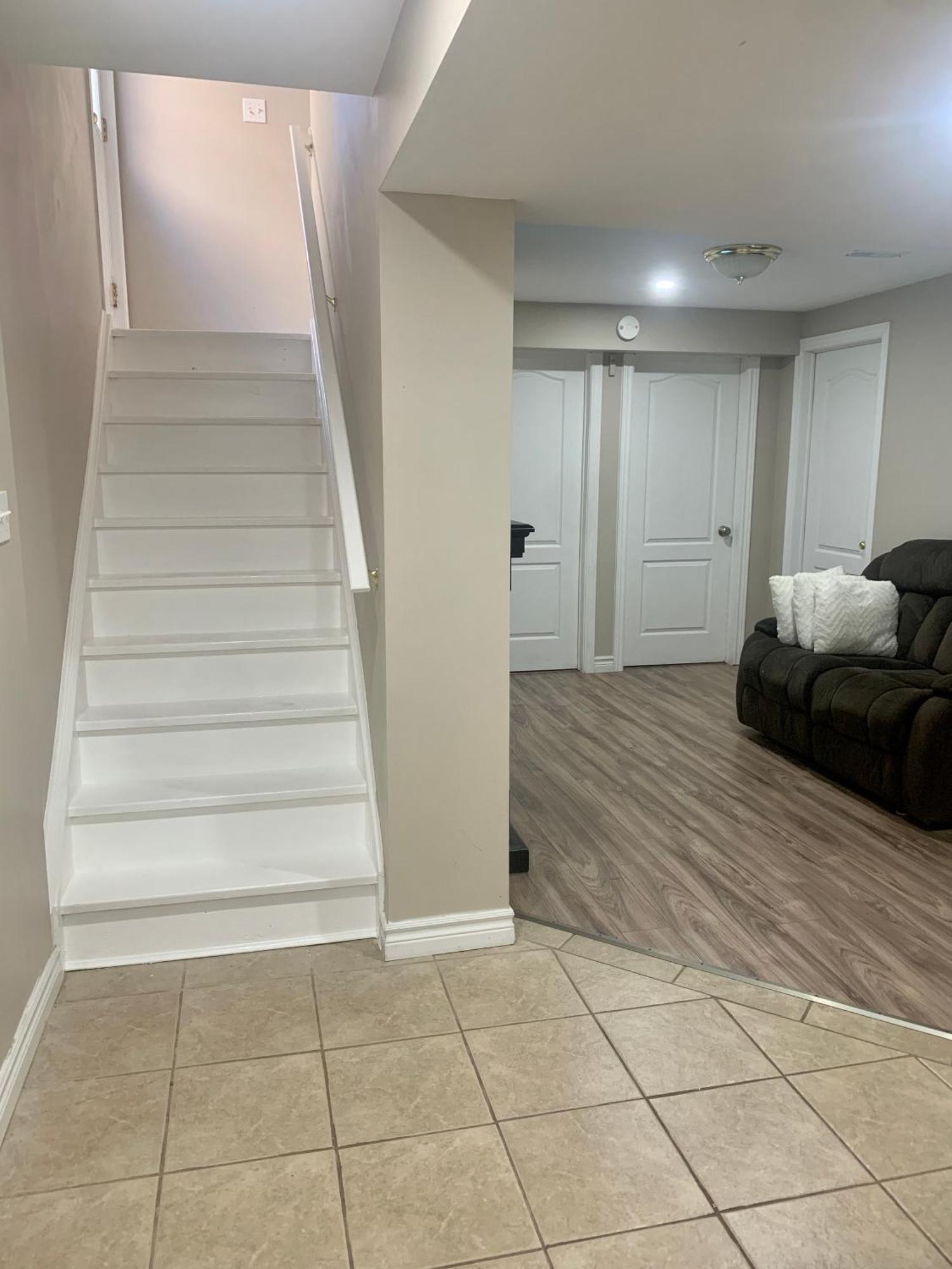 1 Room In A Cozy And Beautiful Basement 圭尔夫 外观 照片